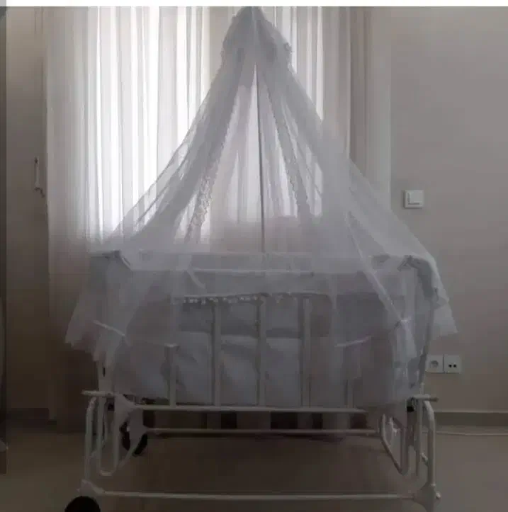 گهواره کنارمادر|تخت و صندلی بچه|اهواز, ۲۰۰۰واحدی|دیوار