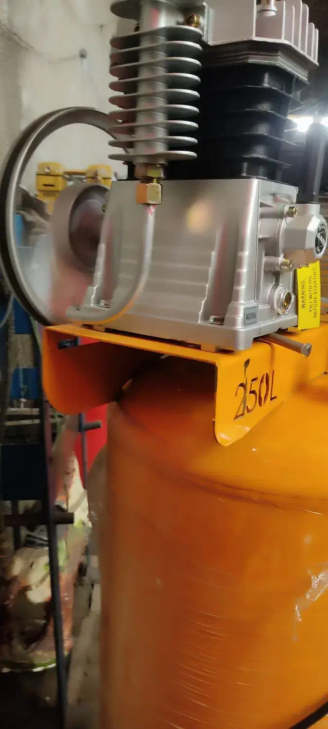 پمپ باد 250لیتری نو|ماشینآلات صنعتی|مشهد, رده|دیوار