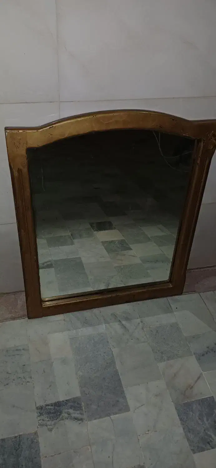 آینه|آینه|گرگان, |دیوار