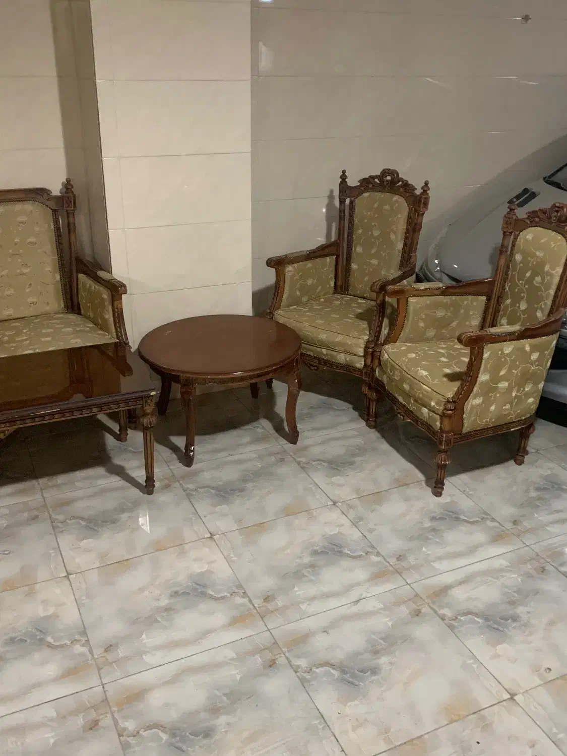 مبل و جلو مبلی ۸ نفره کلاسیک آنتیک|مبلمان خانگی و میز عسلی|تبریز, |دیوار