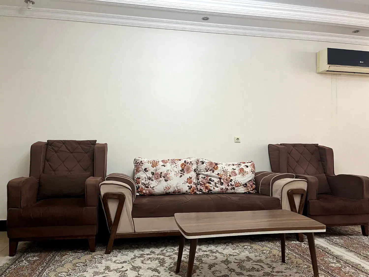 مبل ۷ نفره|مبلمان خانگی و میز عسلی|ساری, |دیوار