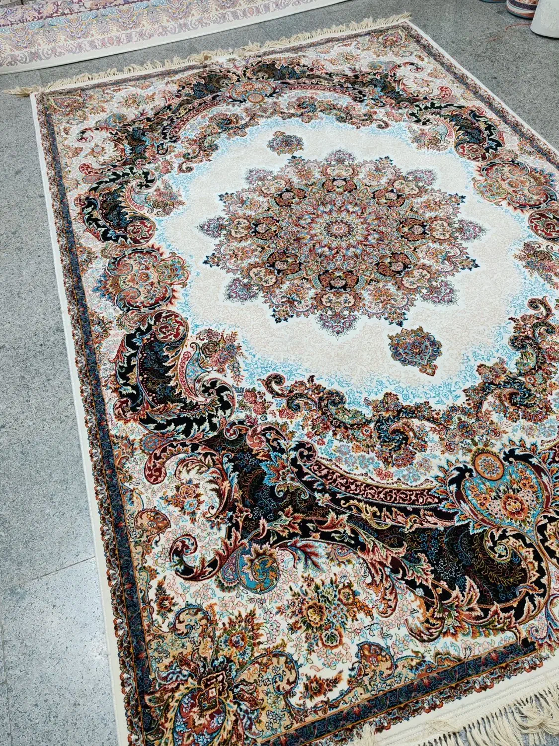 2تخته فرش 6متری کرم سورمه ای  700شانه|فرش|قم, نیروگاه|دیوار