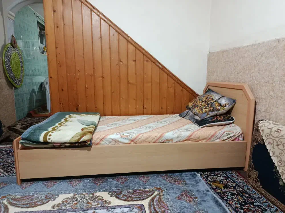 تخت همراه با تشک|تخت و سرویس خواب|نوشهر, |دیوار