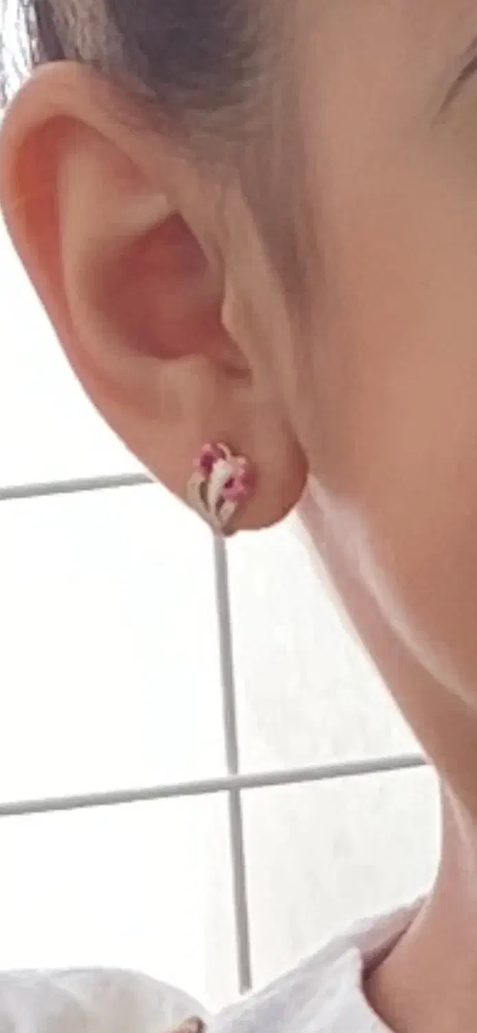 گوشواره گمشده|اشیا|قم, انسجام|دیوار