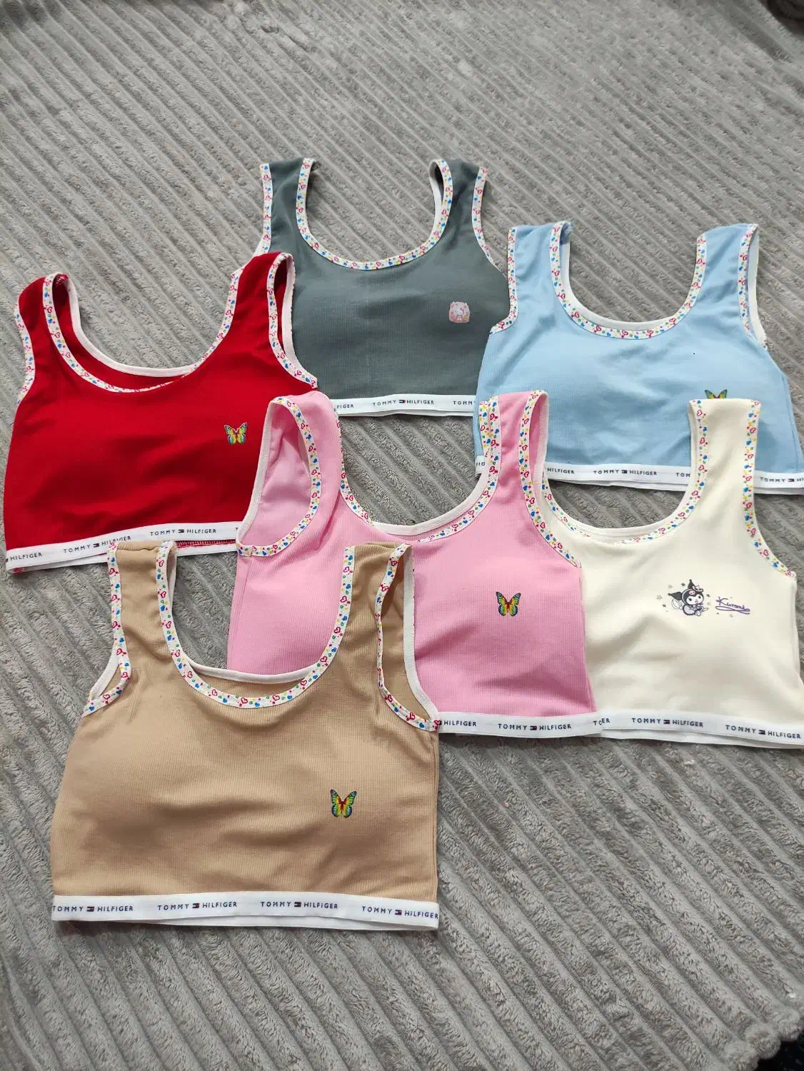 نیم تنه آنا|لباس|بیرجند, |دیوار