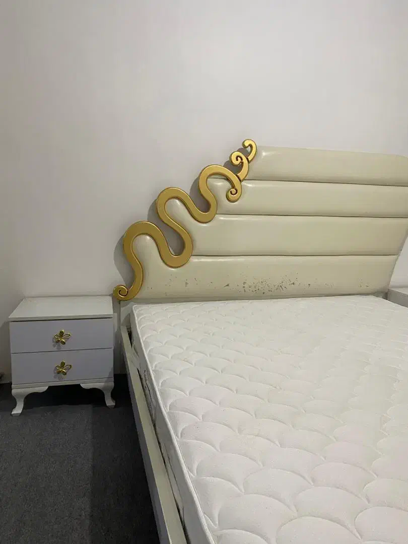 فروش تخت خواب ۲ نفره با پاتختی و میز تلوزیون|تخت و سرویس خواب|خوی, |دیوار