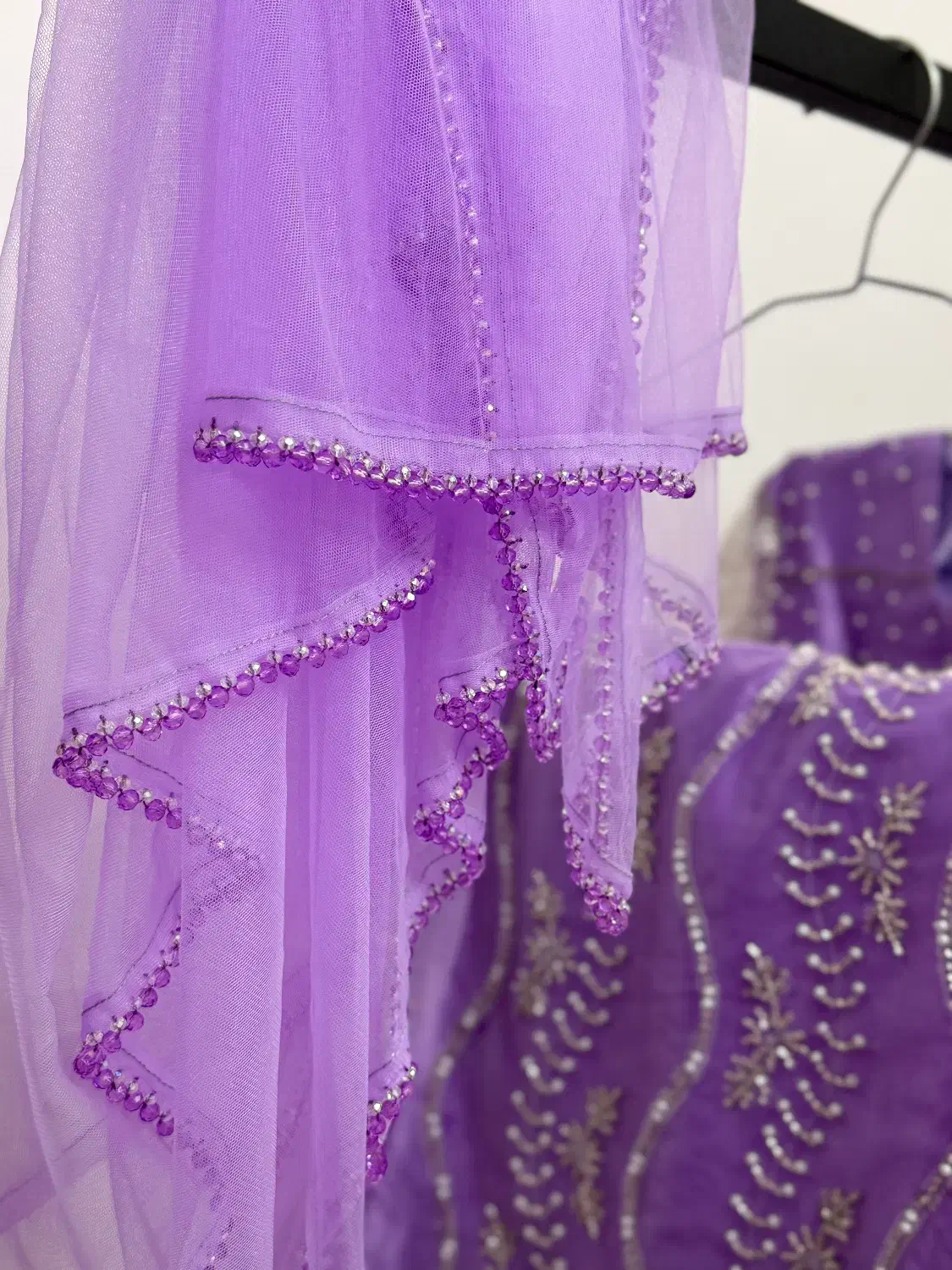 لباس محلی نو کاملاً سالم و تمیز|لباس|دهدشت, |دیوار