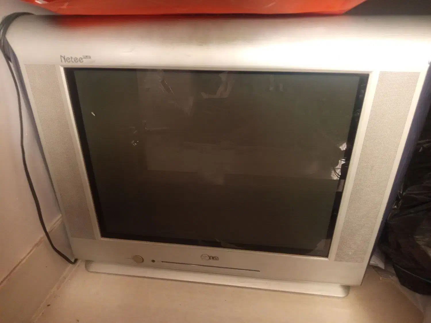 2 عدد تلویزیون و 1 مانیتور|تلویزیون و پروژکتور|تربت‌حیدریه, آسایش|دیوار