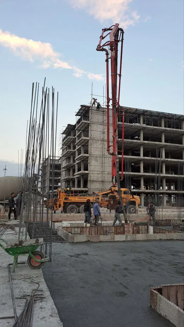 اجاره پمپ بتن  و تراک میکسر|مصالح و تجهیزات ساختمان|فولادشهر, B8|دیوار