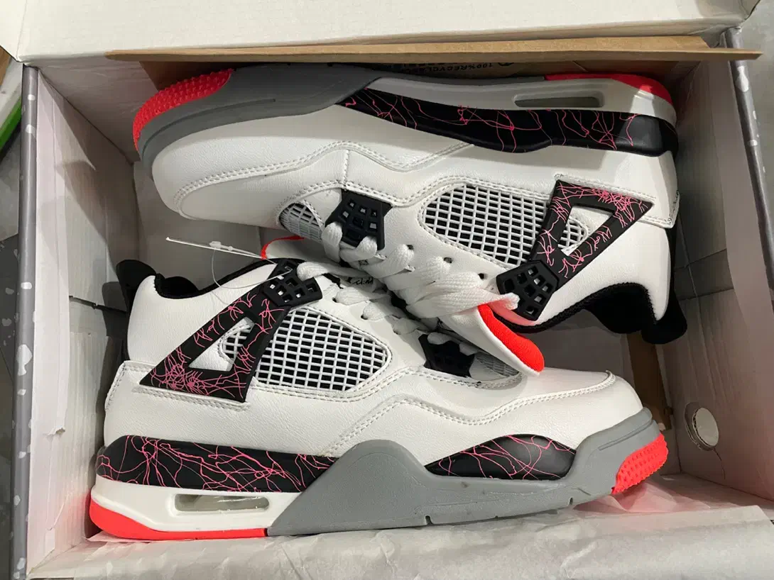 جردن فور سفید|کیف، کفش، کمربند|اردبیل, |دیوار