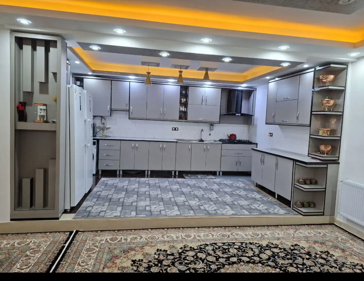 کابینت سالم و زیبا همراه گاز و هود|مصالح و تجهیزات ساختمان|دورود, |دیوار