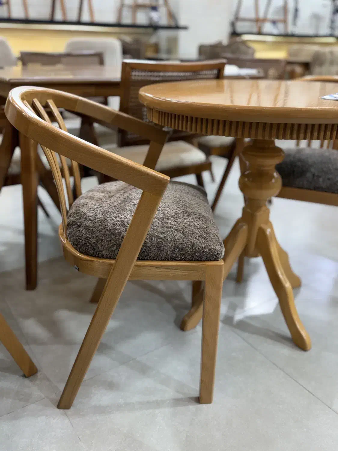 ناهار خوری سبدی عماد|میز و صندلی غذاخوری|یزد, |دیوار