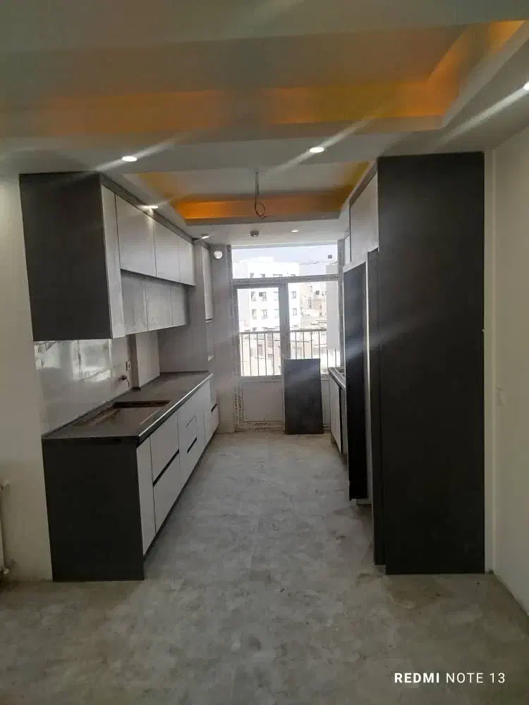 ۸۷ متر دو خواب فول با پارکینگ غیرمزاحم باکس تک درب