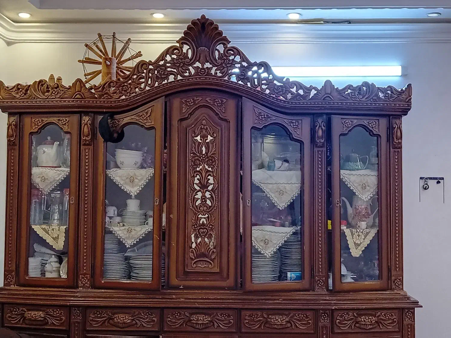 ویترین تمیز|بوفه، ویترین، کنسول|خوانسار, |دیوار