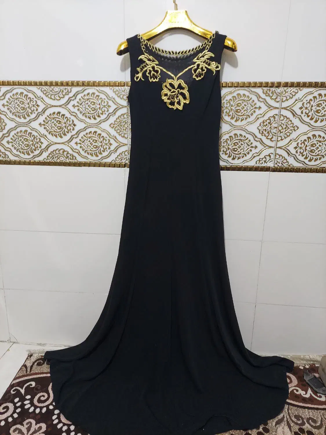 دون مجلسی|لباس|ارومیه, |دیوار