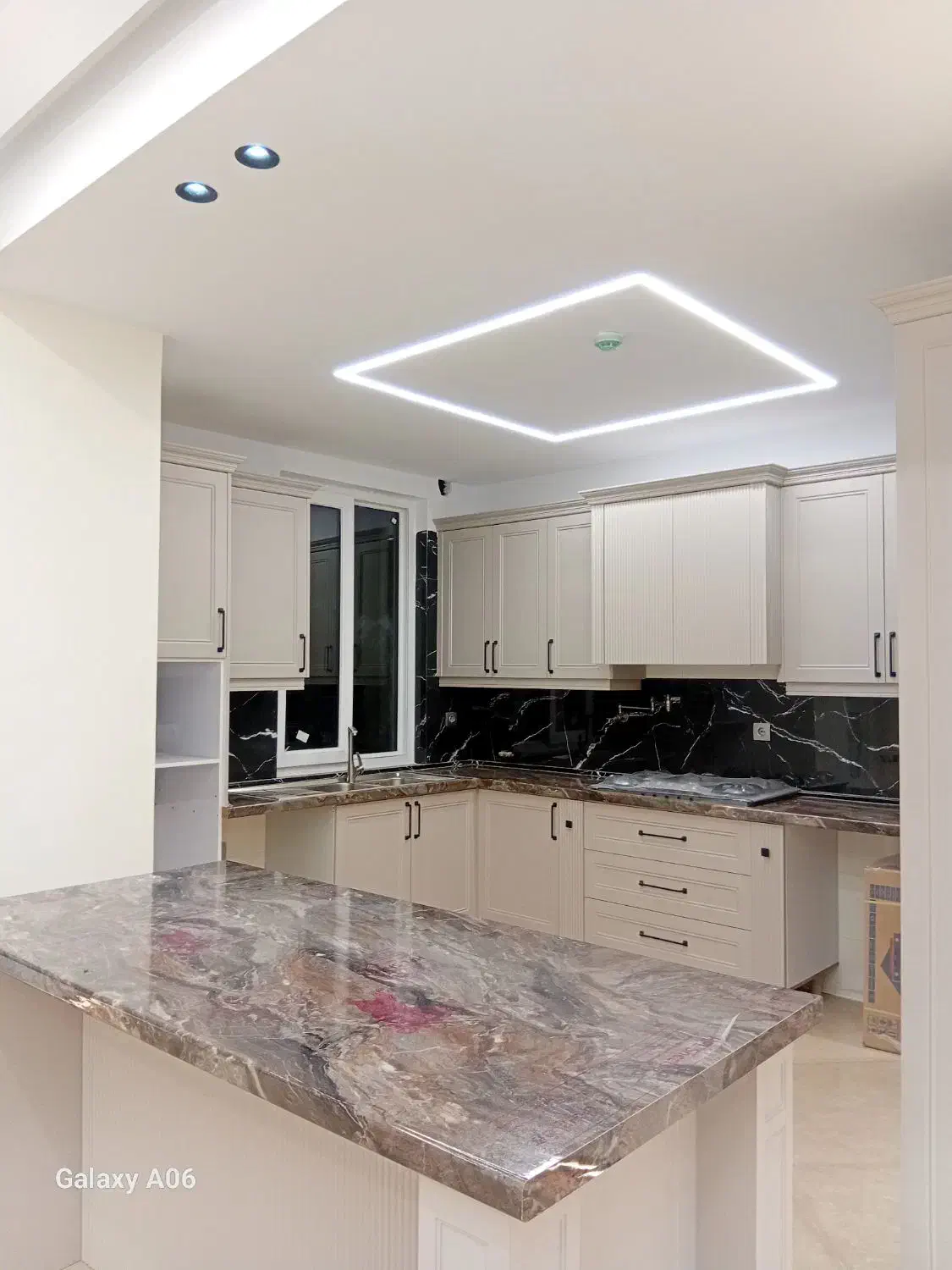 فردوس شرق نوساز ۱۴۱ متر ۲p فول امکانات تبدیل دارد