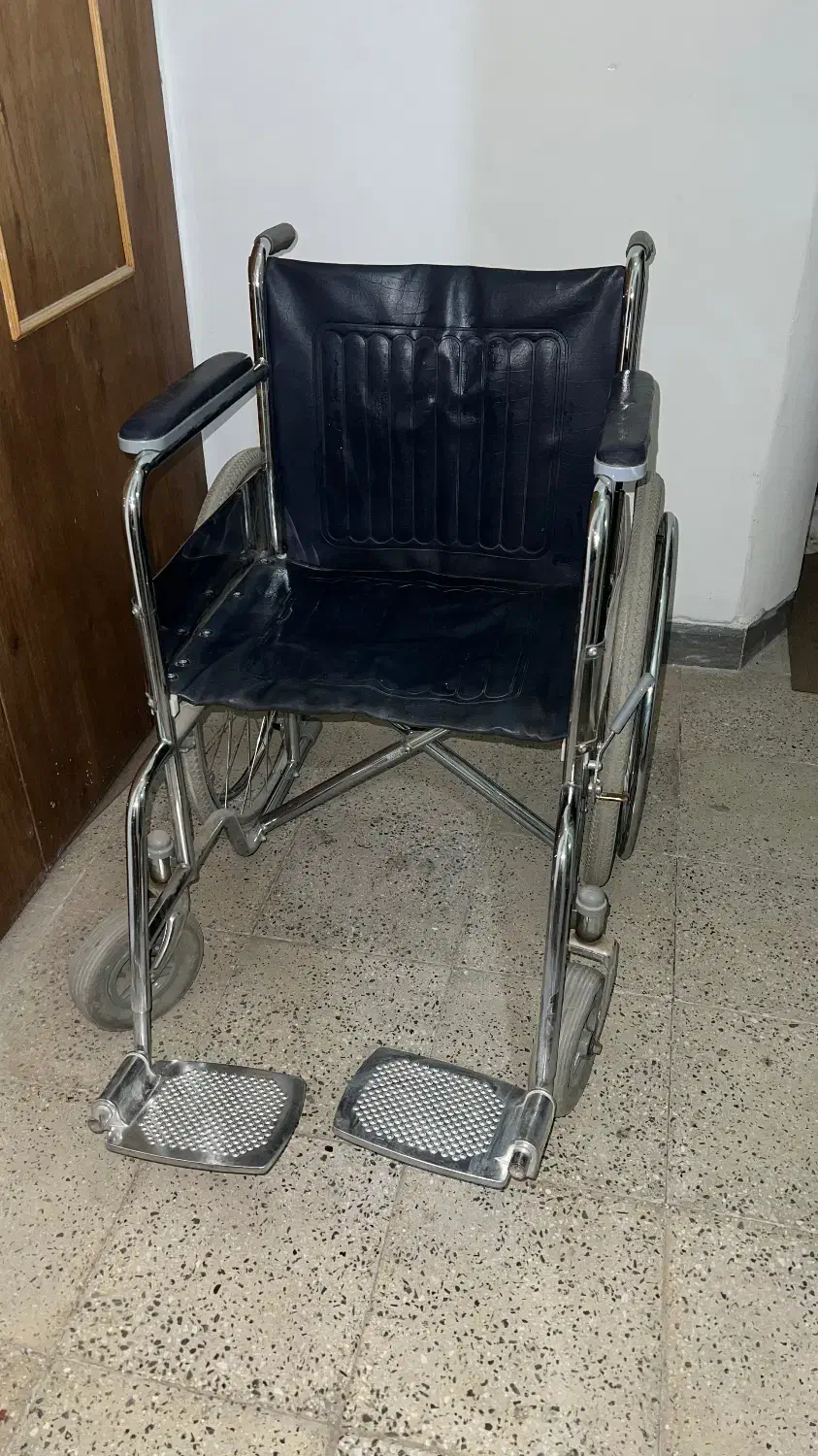 ویلچر در حد نو|آرایشی، بهداشتی، درمانی|اصفهان, باغ زیار|دیوار