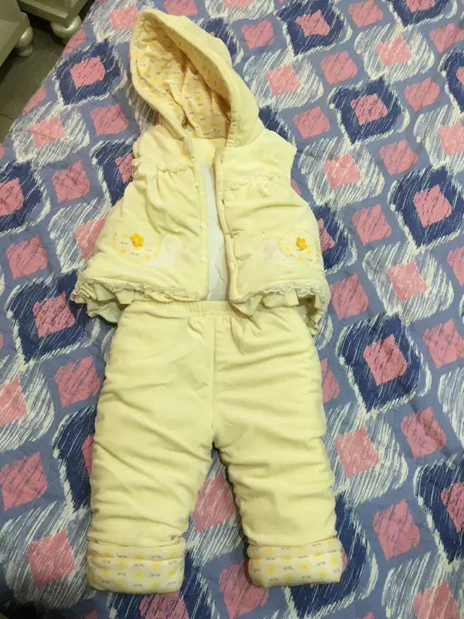 تعدادی لباس زمستانی-کاپشن ،سه تیکه|کفش و لباس بچه|تهران, صادقیه|دیوار