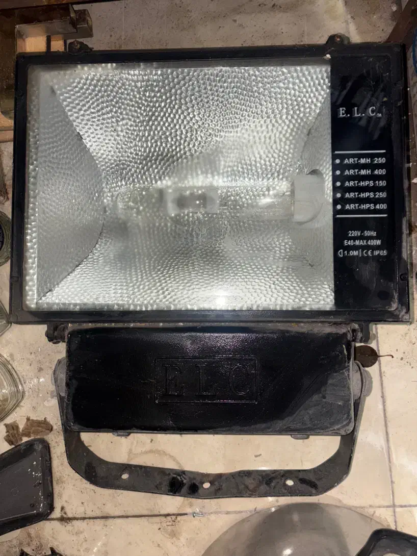 پرژکتور ۴۰۰ وات اصل|تلویزیون و پروژکتور|قزوین, |دیوار