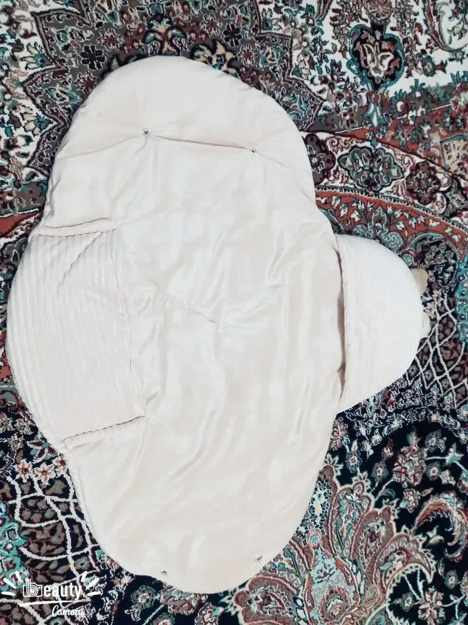 قنداق سویسی نو و لباس دخترانه تمیز وسالم درحدنو|کفش و لباس بچه|بافق, |دیوار