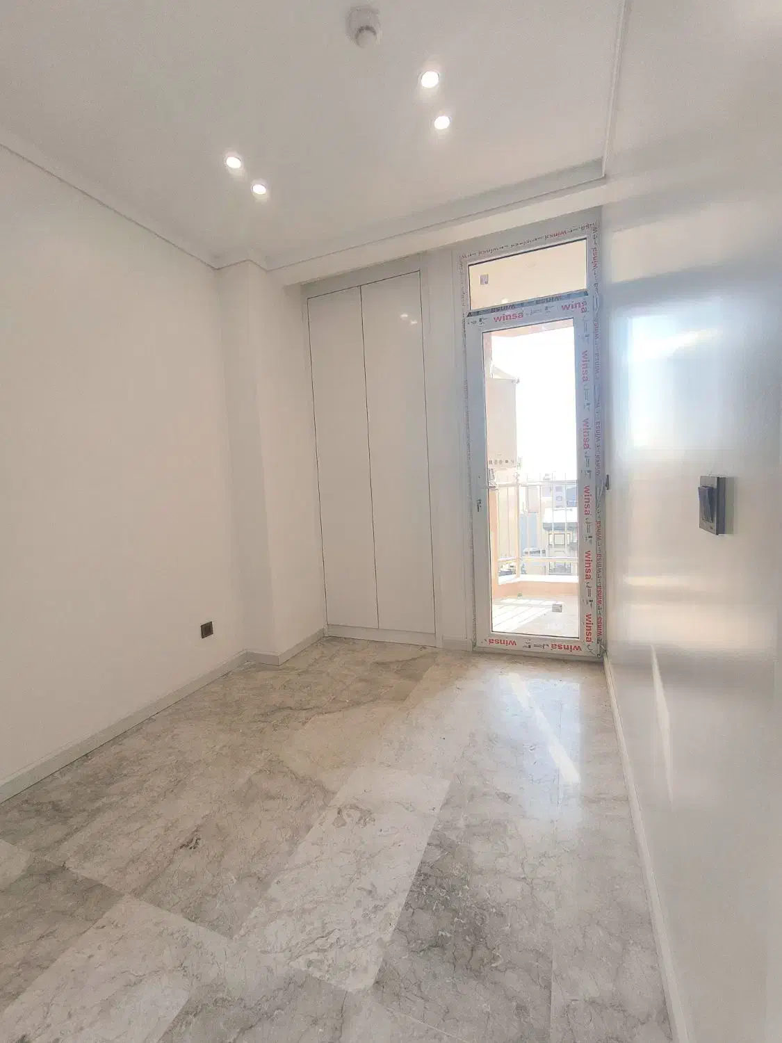 آپارتمان ۱۳۰ متر * شاهکار * «کلیدنخورده ' غرق نور»