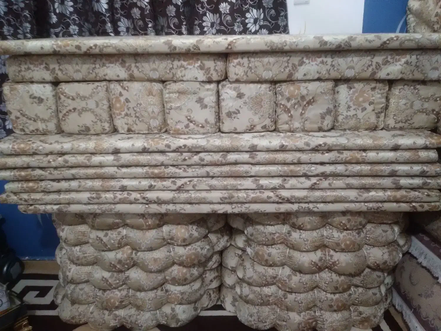 پشتی|پشتی|اهواز, عین ۲|دیوار