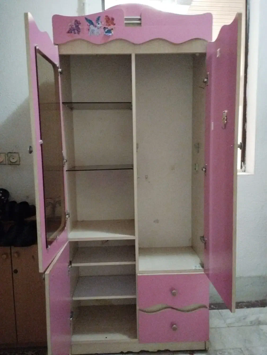 کمد بچه|اسباب و اثاث بچه|رشت, گلسار|دیوار