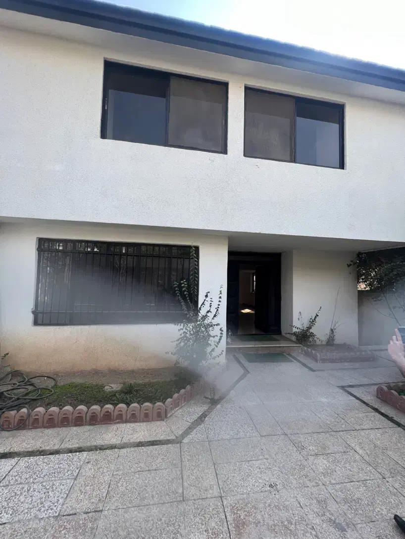 ویلا دربست (اصلی شهرک غرب)/ مناسب مهد کودک و مدرسه