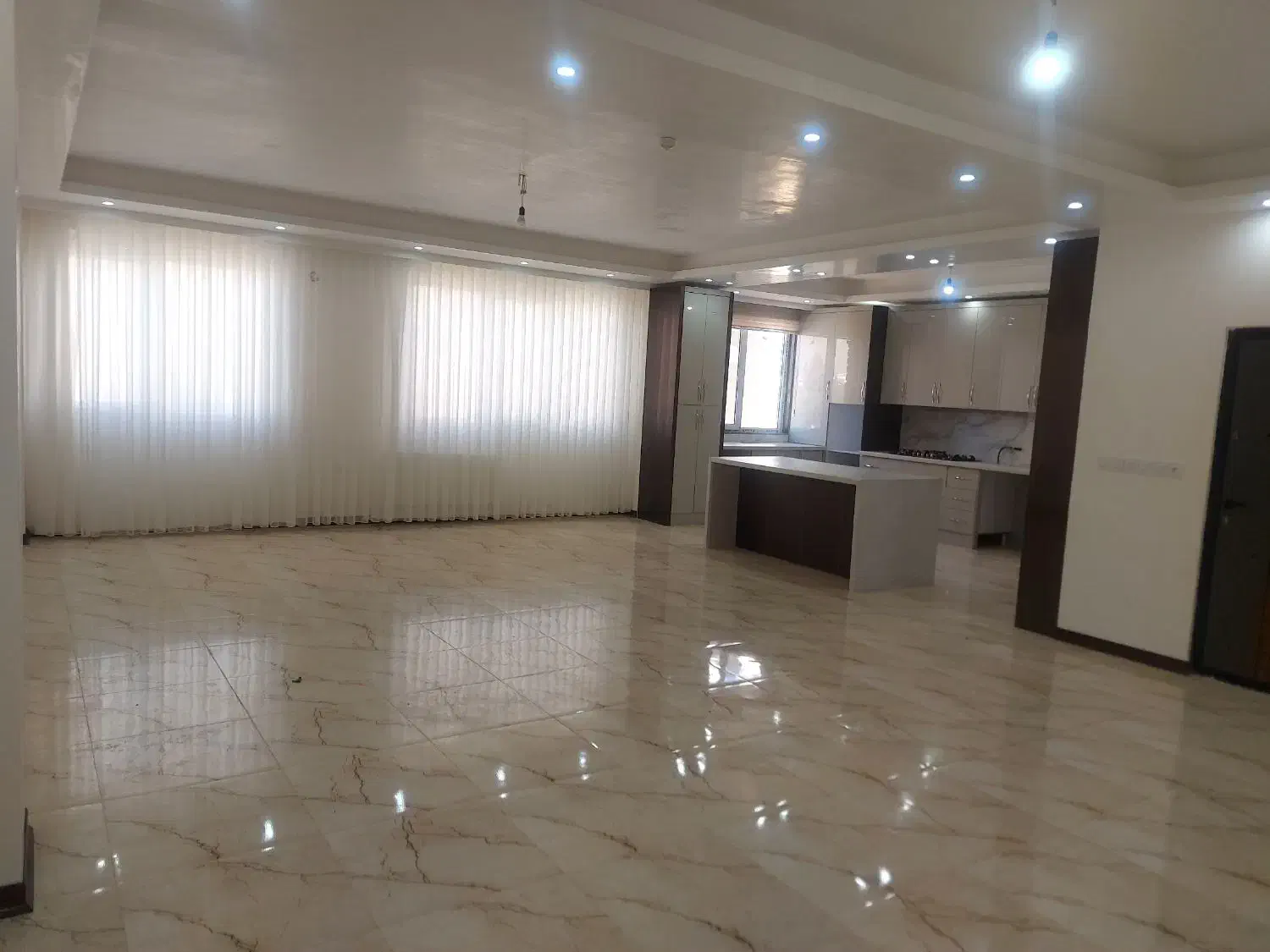 فقط یک آپارتمان۱۵۴ متری فول امکانات هشتگرد ولیعصر|فروش آپارتمان|هشتگرد, شهرک ولیعصر (مصلی)|دیوار