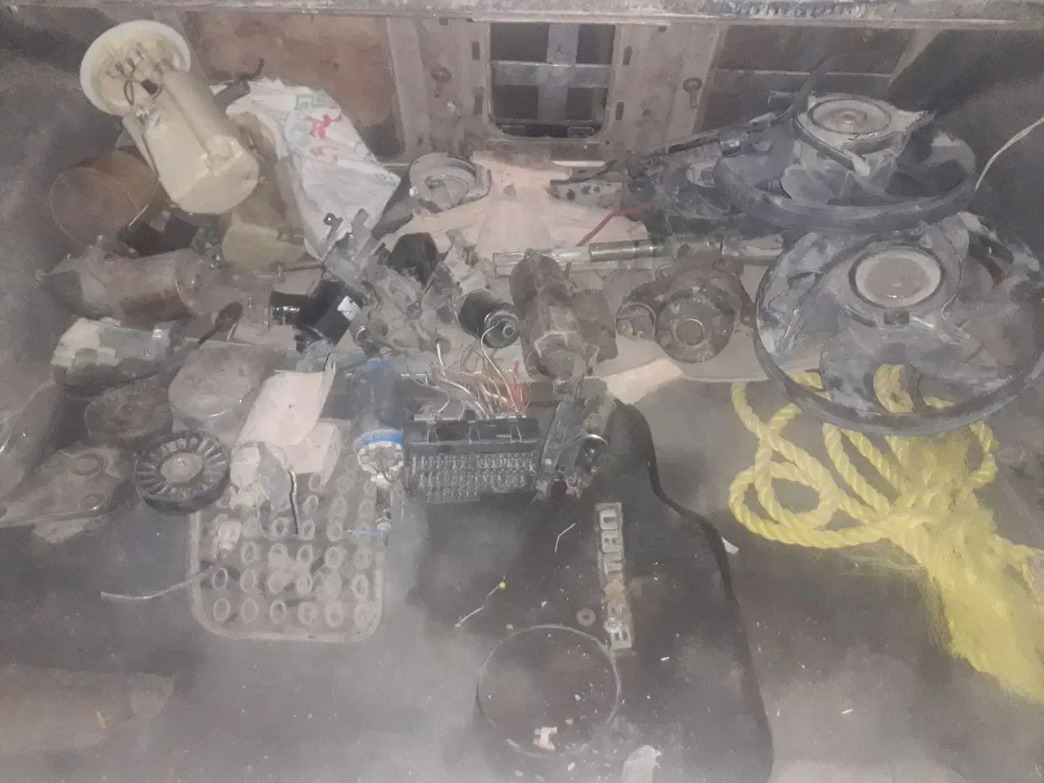 تعدادی وسایل ماشین|قطعات یدکی و لوازم جانبی|زابل, |دیوار