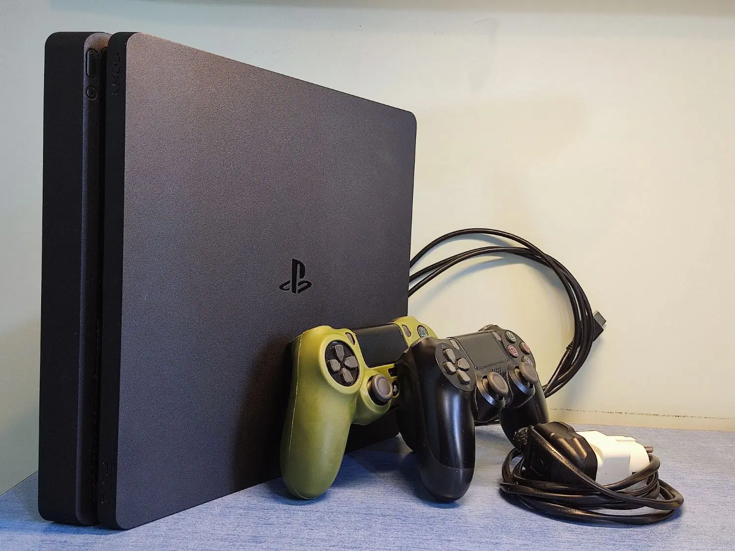 ps4 slim تمیز|کنسول، بازی ویدئویی و آنلاین|تهران, گلستان (شهرک راه آهن)|دیوار