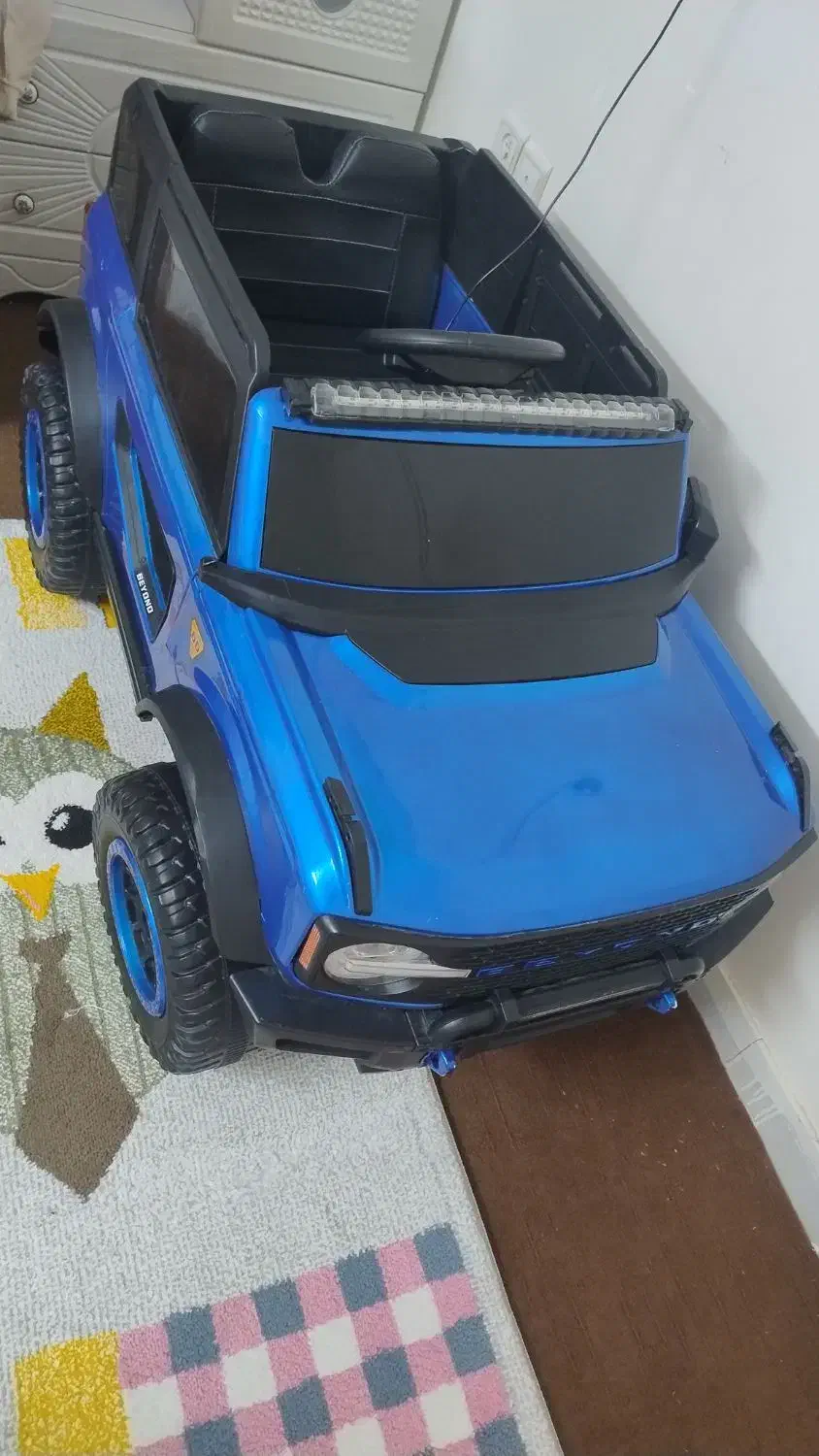 ماشین شارژی چهارموتوره|اسباببازی بچه|یزد, |دیوار