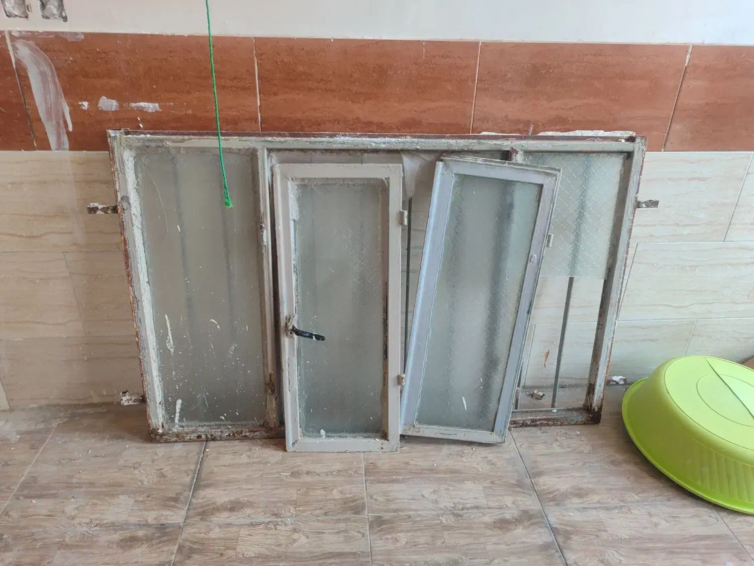 پنجره 2 در|مصالح و تجهیزات ساختمان|خان ببین, |دیوار