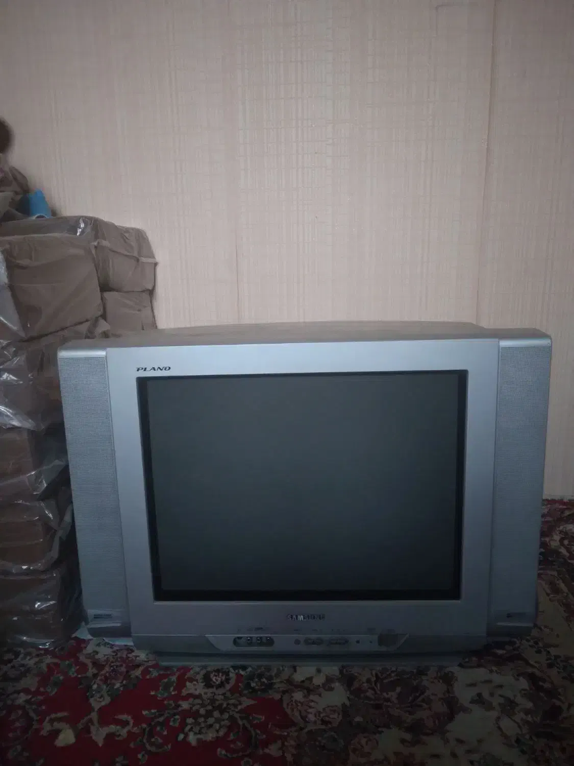 تلویزیون ۲۲ اینچ|تلویزیون و پروژکتور|تبریز, |دیوار