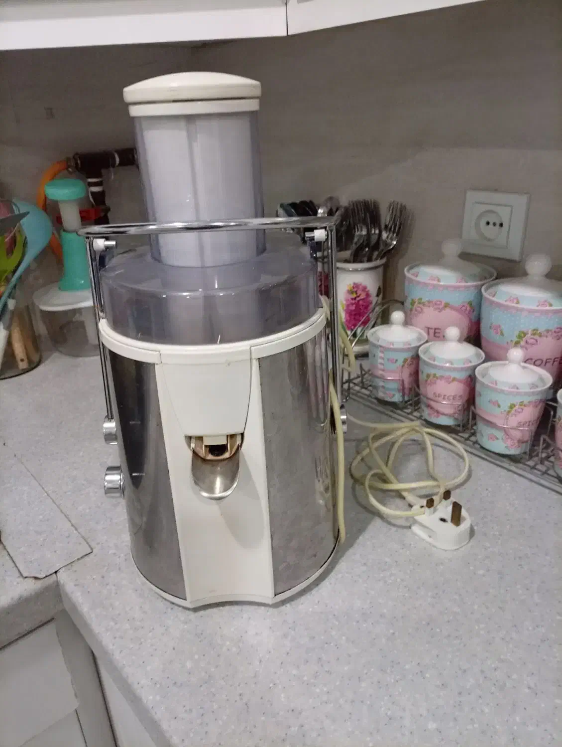 آب میوه گیری سالم تمیز درحدنومارک کنودهستش|آبمیوهگیر و آبمرکباتگیر|امیدیه, |دیوار