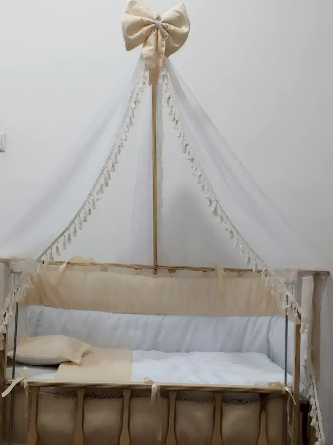 تخت کنار مادر چوبی|تخت و سرویس خواب|سقز, |دیوار