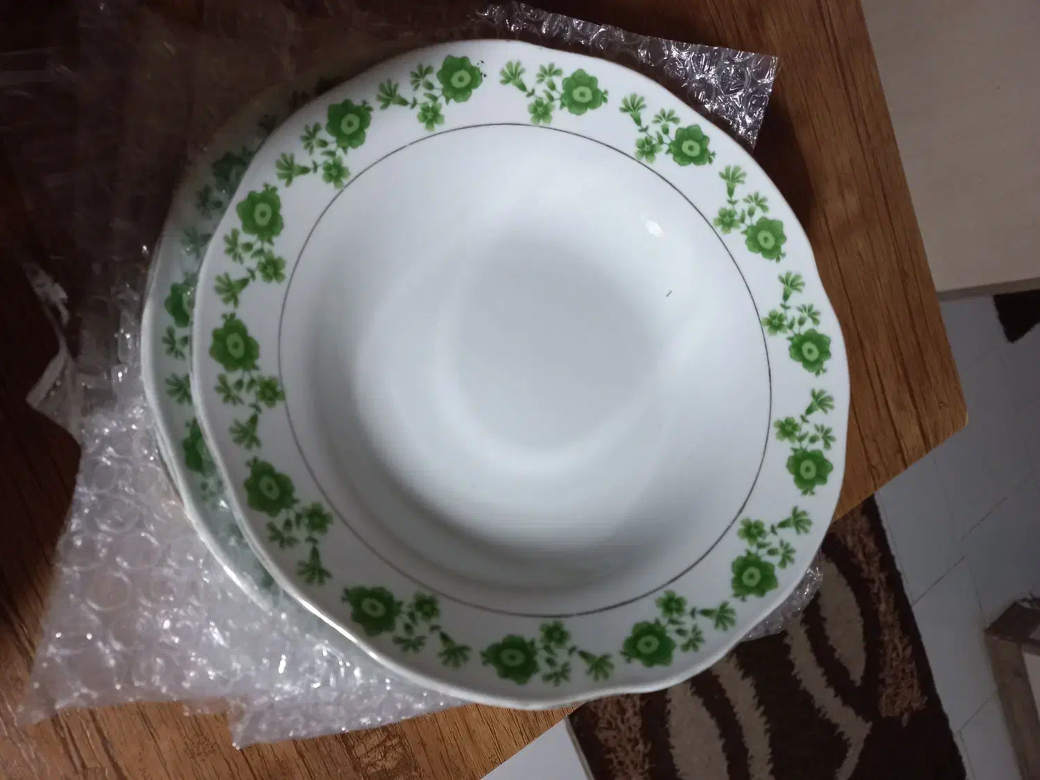 شکلات خوری ژاپن وبشقاب خورشتی شیشه خالی|ظروف سرو و پذیرایی|صدرا-فارس, فاز ۱|دیوار
