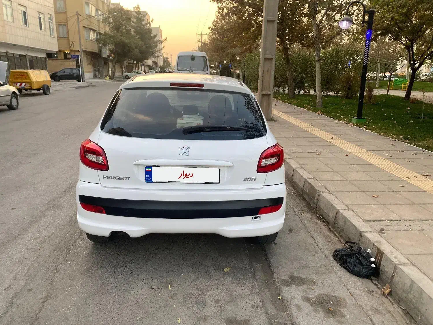 پژو ۲۰۷ دنده مدل ۹۸|خودرو سواری و وانت|مشهد, شهید رضوی|دیوار