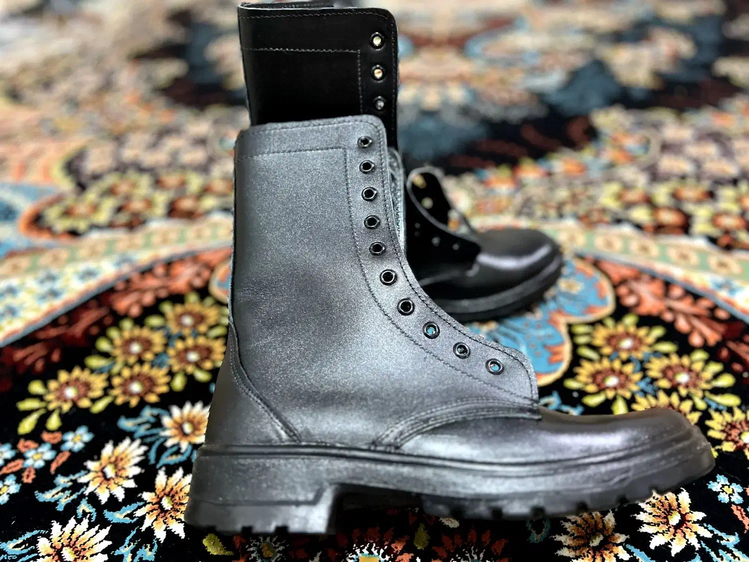 پوتین|کیف، کفش، کمربند|دورود, |دیوار