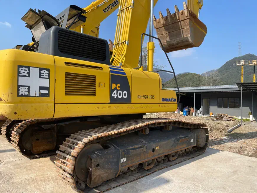 بیل کوماتسو ۴۰۰ ژاپن|خودرو سنگین|شیراز, کوی قضات|دیوار