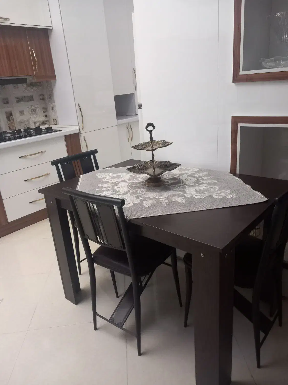 میز و صندل|میز و صندلی غذاخوری|زرندیه, |دیوار