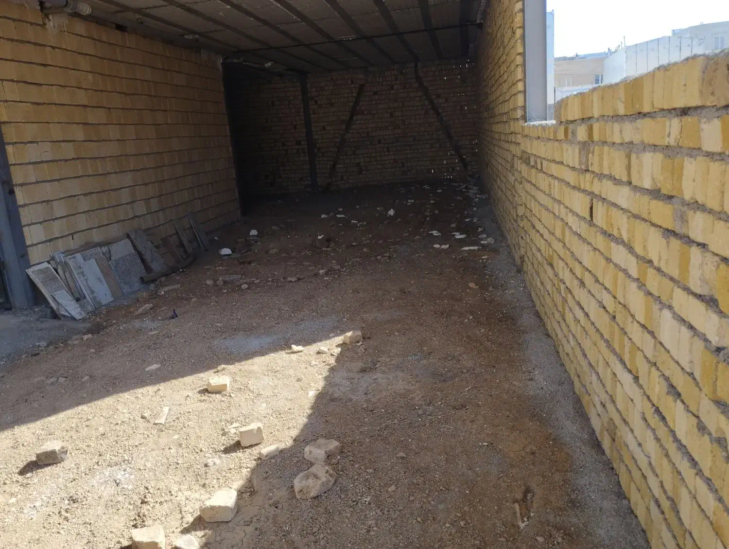 پیلوت ۱۰۰ متری|اجارهٔ مغازه و غرفه|خرم‌آباد, |دیوار