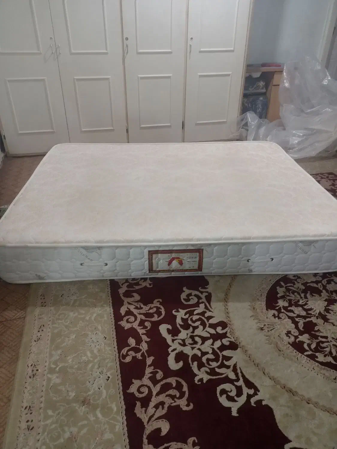 تشک دونفری در حد نو|تشک تختخواب|برخوار, |دیوار