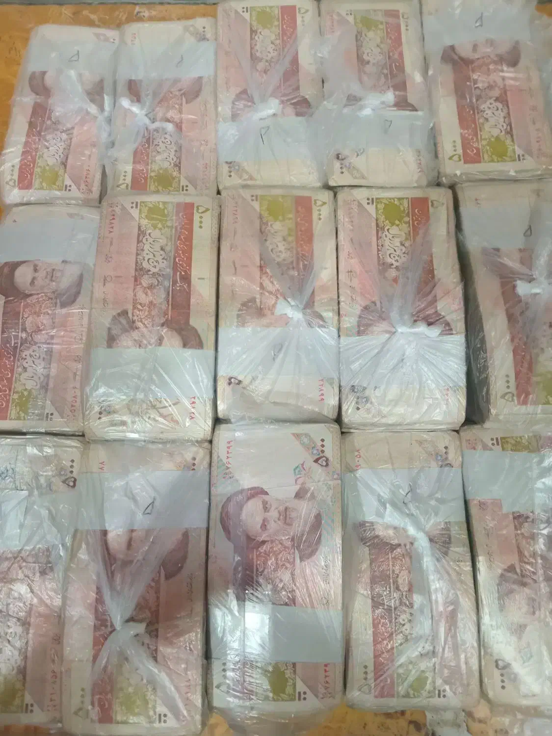 ۲۶۰بسته اسکناس زیرقیمت|کلکسیون سکه، تمبر، اسکناس|رشت, جانبازان|دیوار