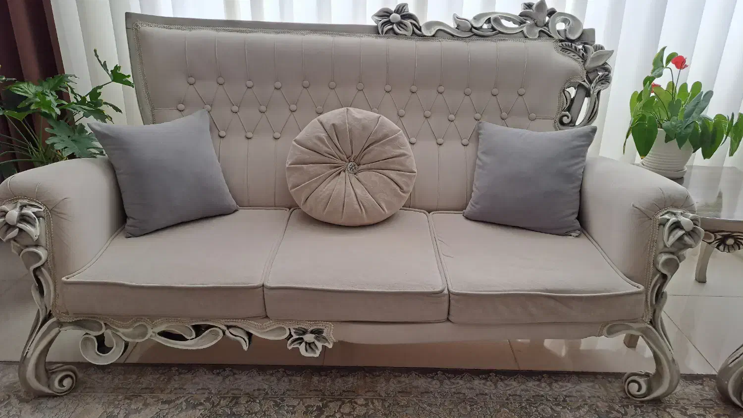 مبل کلاسیک ۹ نفره|مبلمان خانگی و میز عسلی|قم, انسجام|دیوار