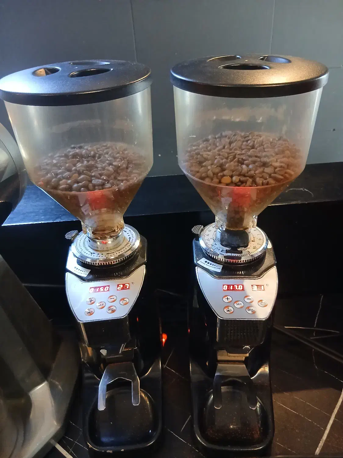 آسیاب قهوه|کافی‌شاپ و رستوران|رشت, چله خانه|دیوار