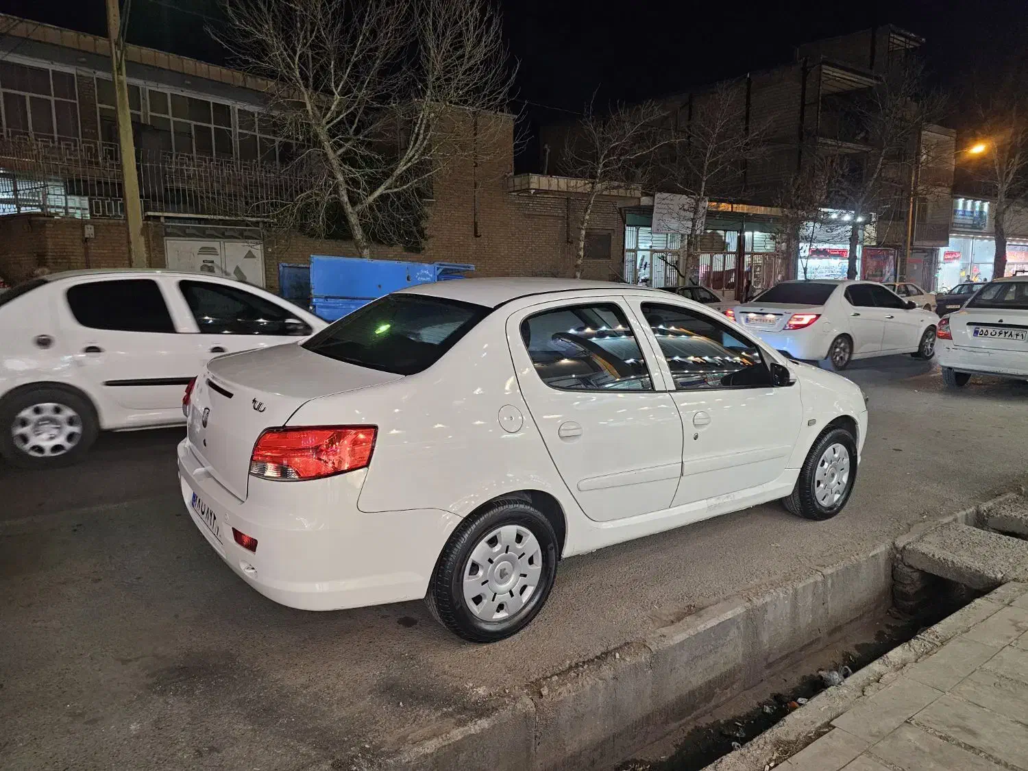 رانا پلاس ۱۴۰۰|خودرو سواری و وانت|بروجرد, |دیوار