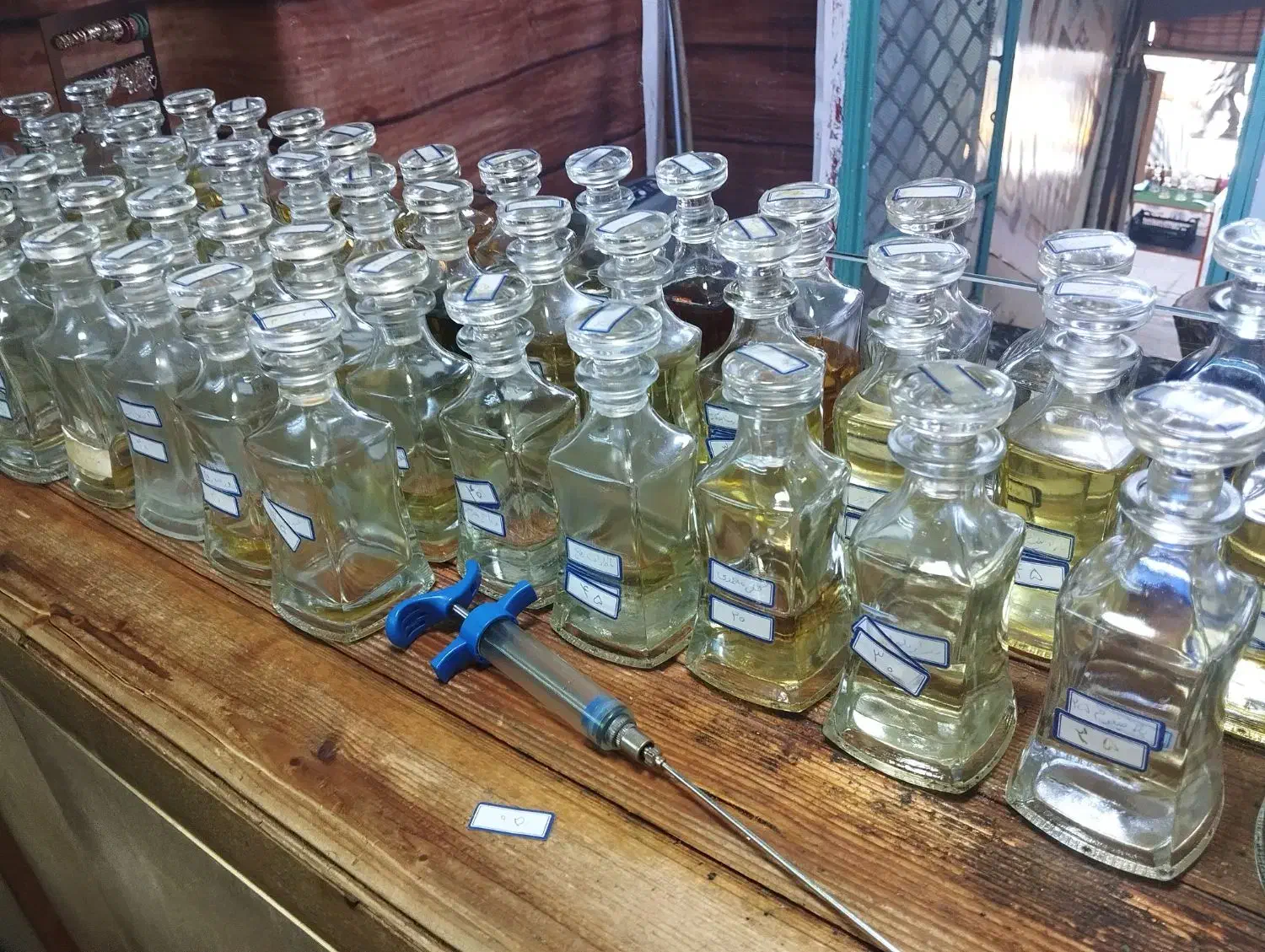 حراجی ویژه گالری عطر و ادکلن و زیورآلات و عینک|آرایشی، بهداشتی، درمانی|سنندج, |دیوار