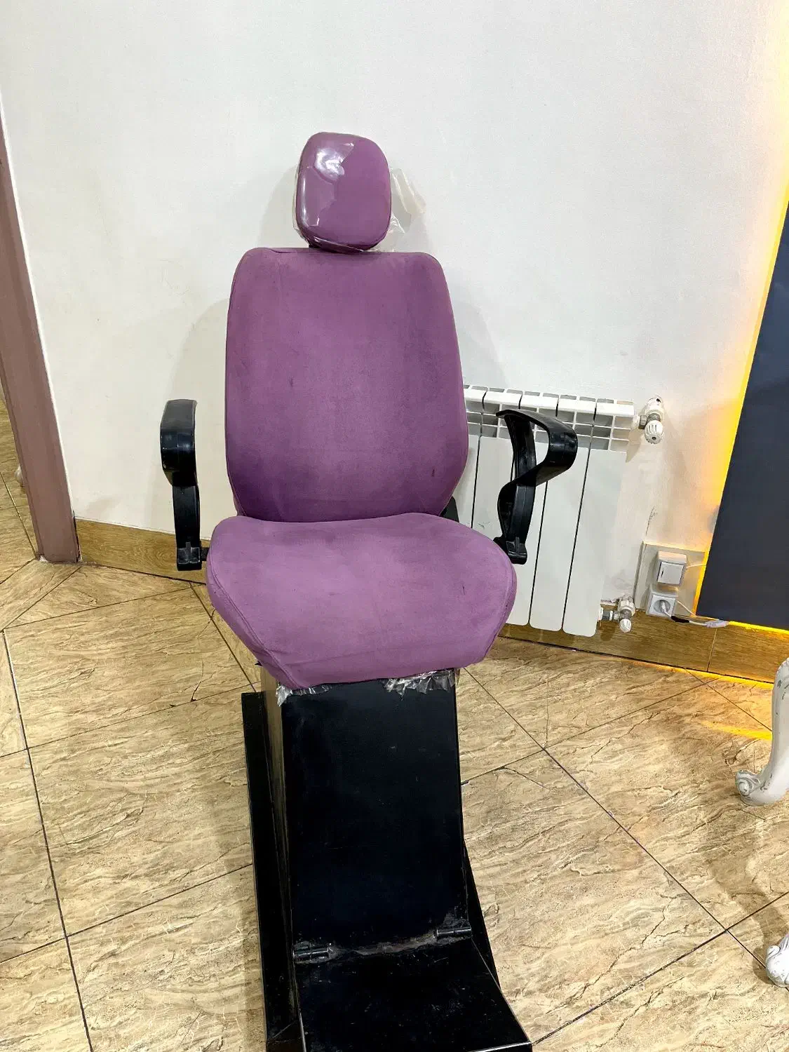 صندلی اصلاح|آرایشگاه و سالن‌های زیبایی|هشتگرد, شهرک بعثت|دیوار