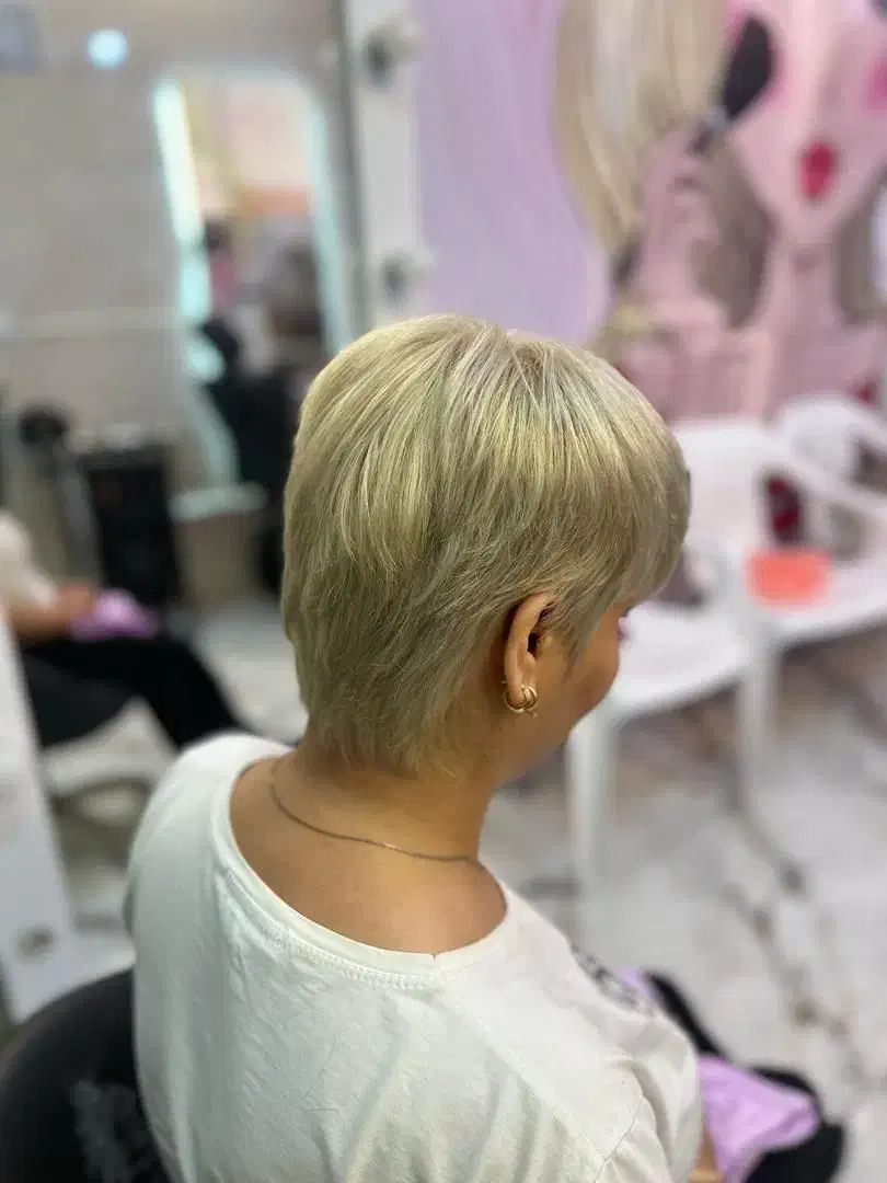 خدمات تخصصی رنگ‌مو با بهترین متریال|خدمات آرایشگری و زیبایی|قم, وادی السلام|دیوار